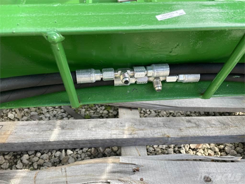 John Deere CR61G Další příslušenství k traktorům