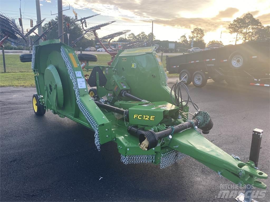John Deere FC12E Drtiče a řezače balíků