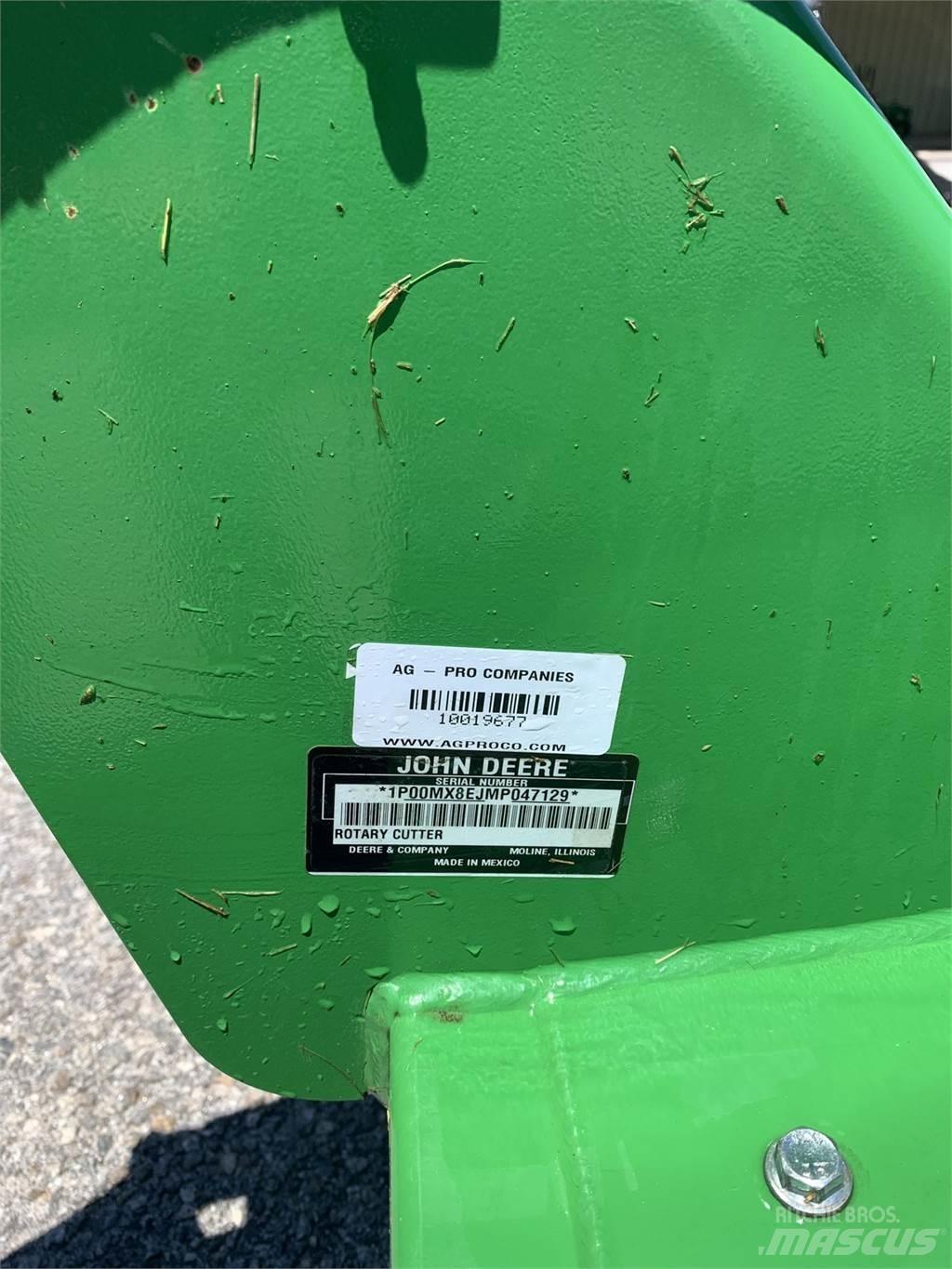 John Deere MX8 Drtiče a řezače balíků