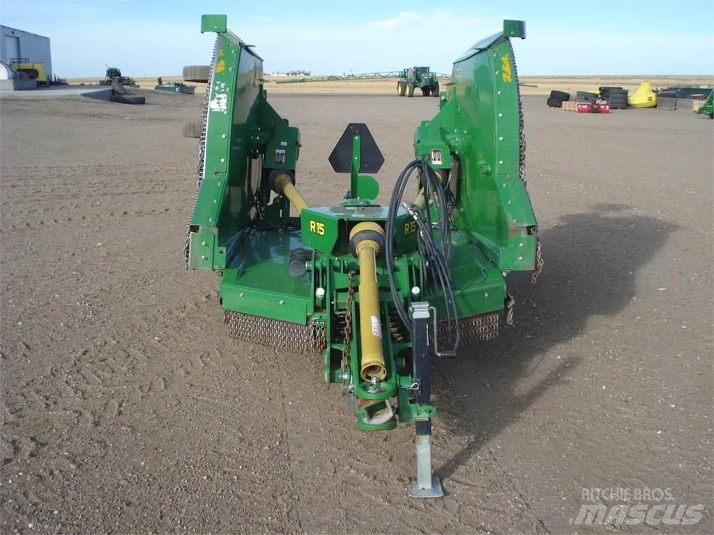 John Deere R15 Drtiče a řezače balíků
