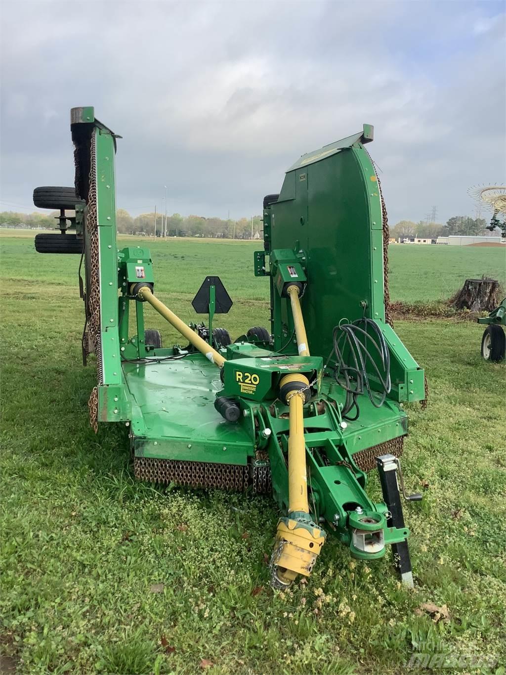 John Deere R20 Drtiče a řezače balíků