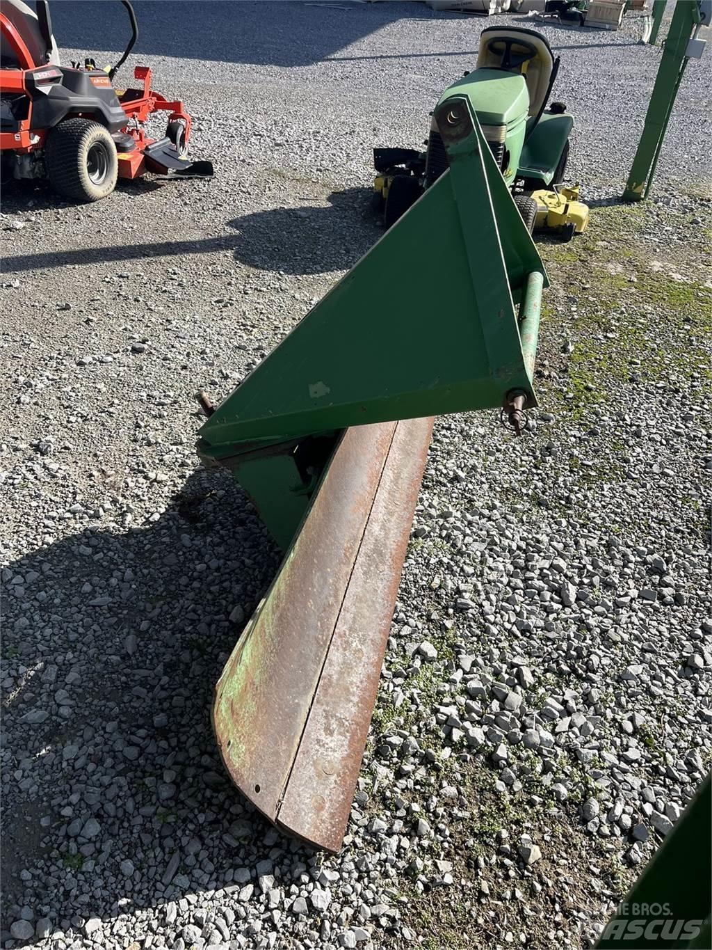 John Deere RB60 Sněžné pluhy, přední sněhové radlice