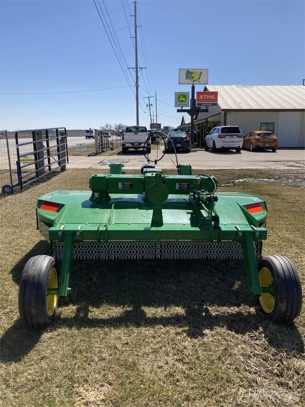 John Deere RC8M Drtiče a řezače balíků