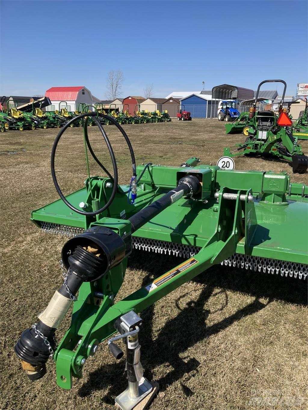 John Deere RC8M Drtiče a řezače balíků