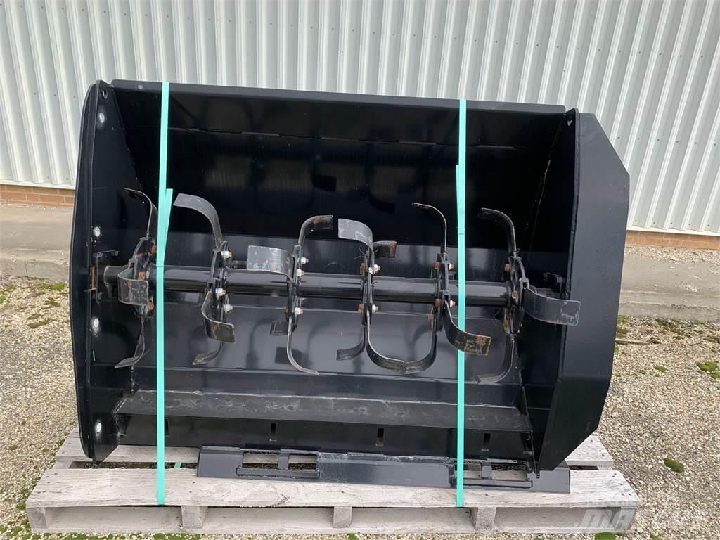 John Deere RT52 Rotační brány a půdní frézy