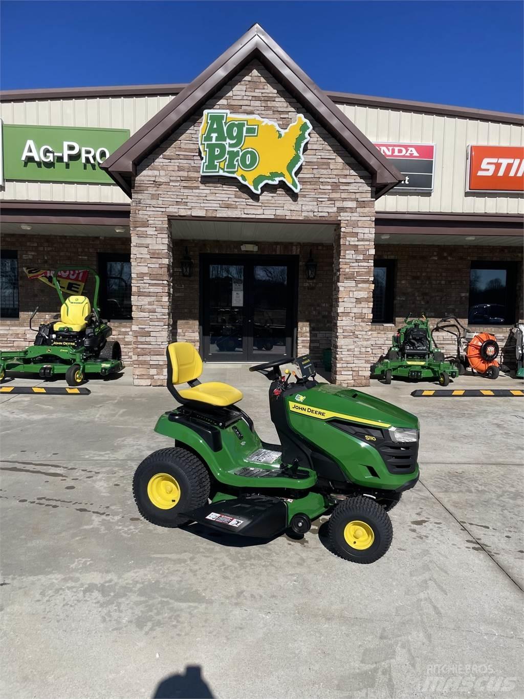 John Deere S110 Samojízdné sekačky