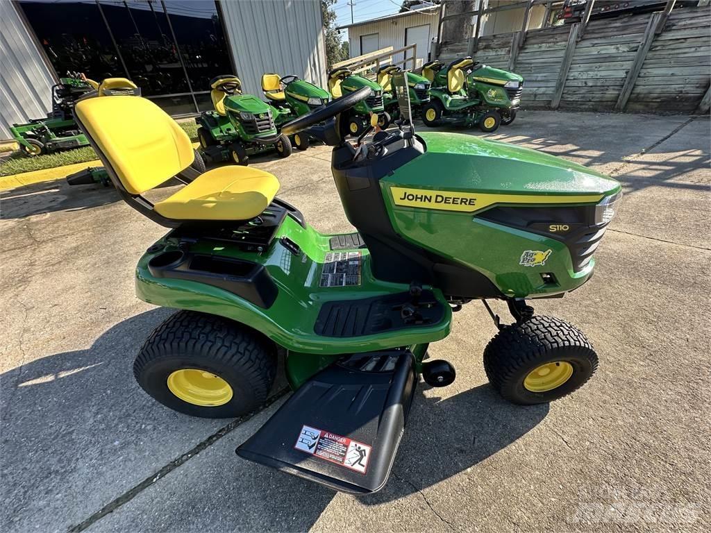 John Deere S110 Samojízdné sekačky