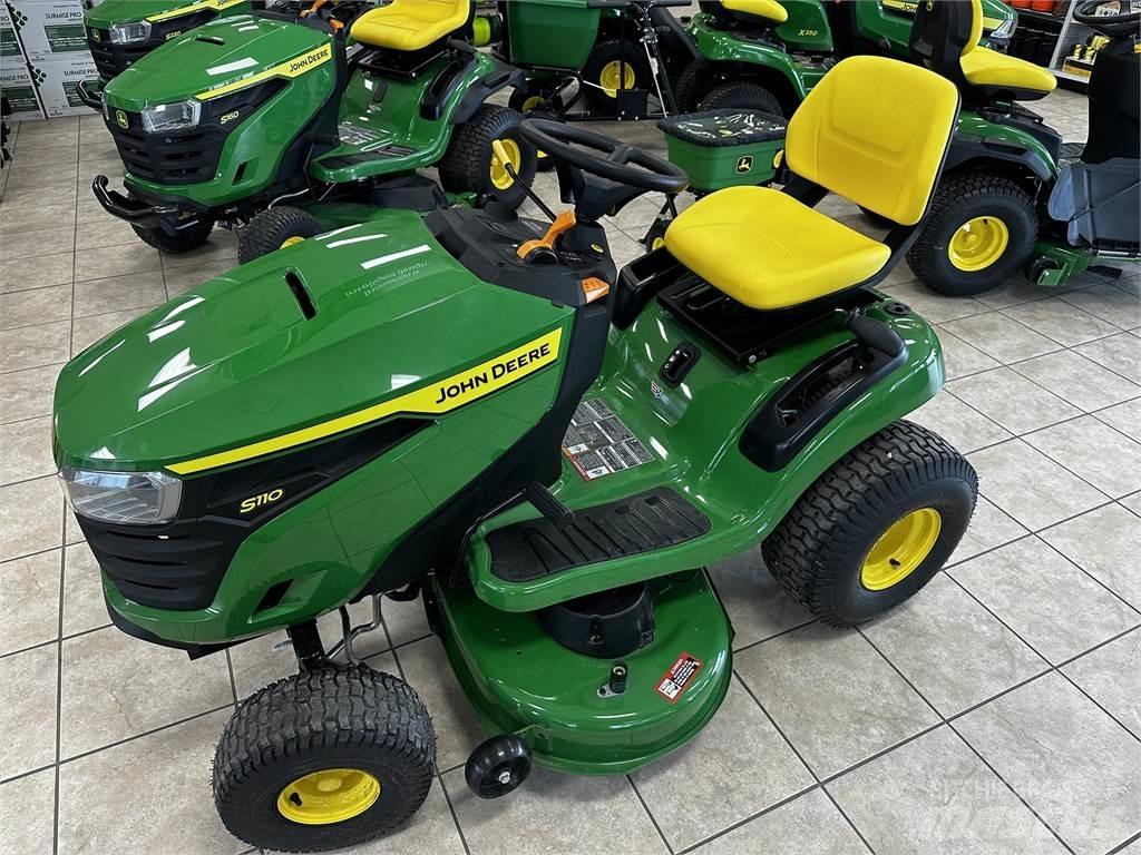 John Deere S110 Samojízdné sekačky