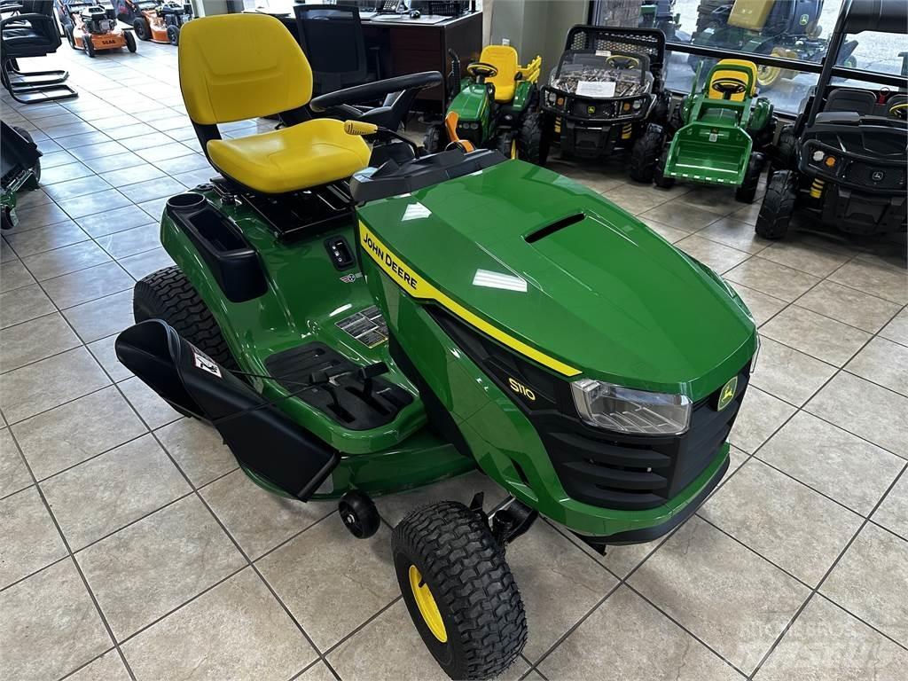 John Deere S110 Samojízdné sekačky