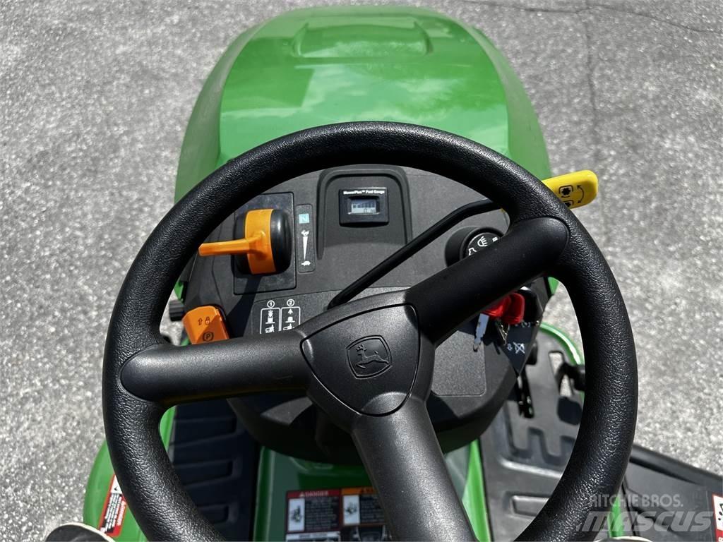 John Deere S120 Samojízdné sekačky