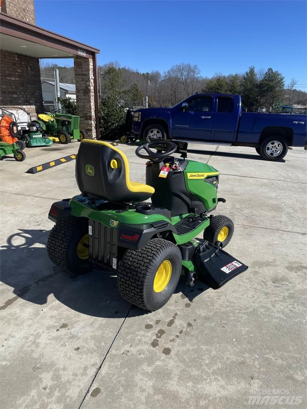 John Deere S160 Kompaktní traktory