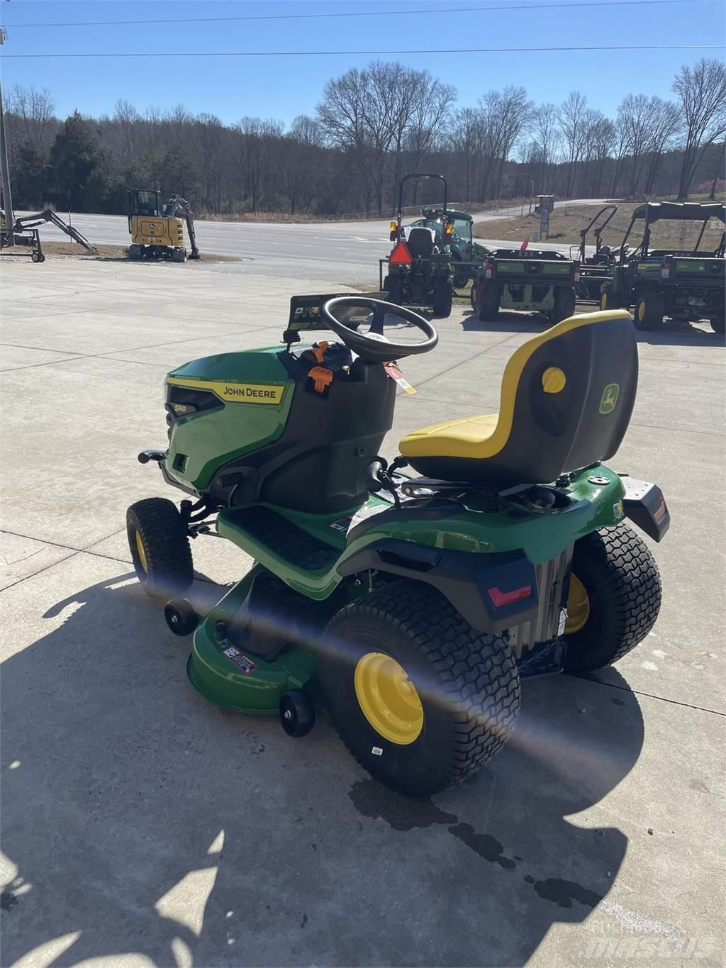 John Deere S160 Kompaktní traktory