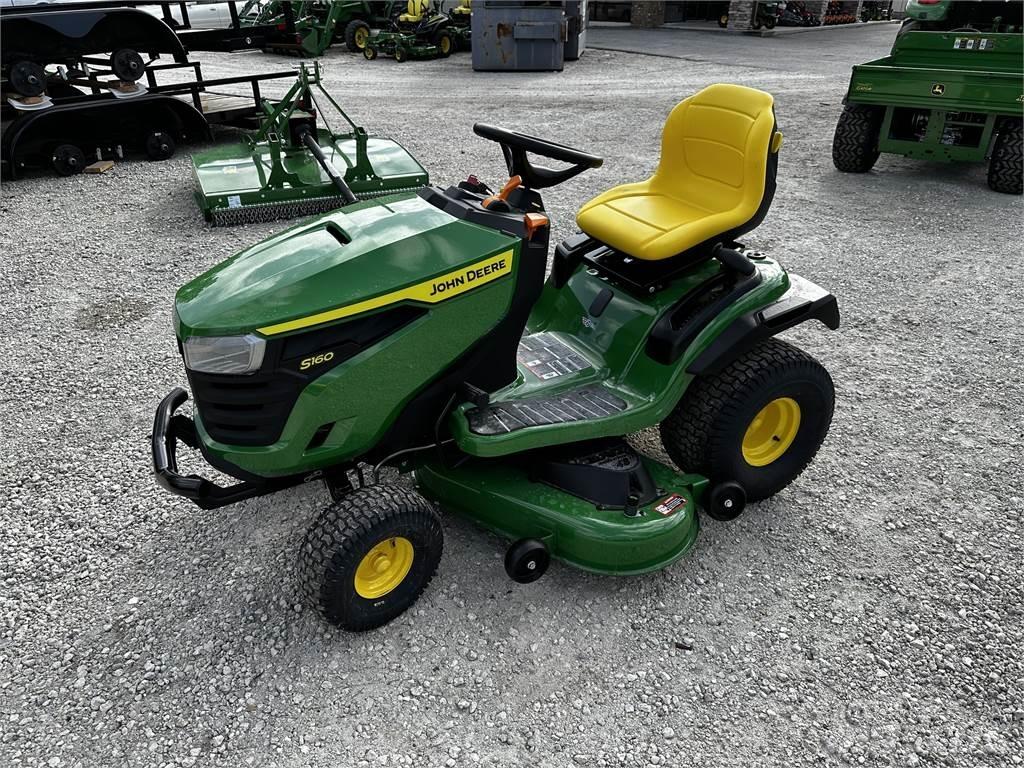 John Deere S160 Kompaktní traktory