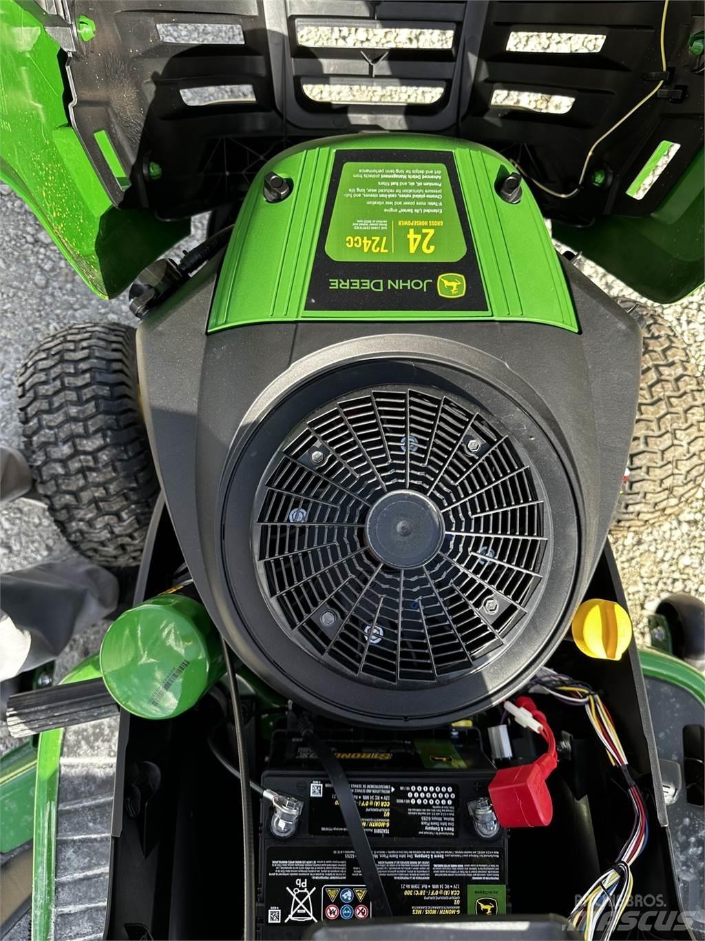 John Deere S160 Kompaktní traktory