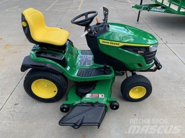 John Deere S180 Kompaktní traktory