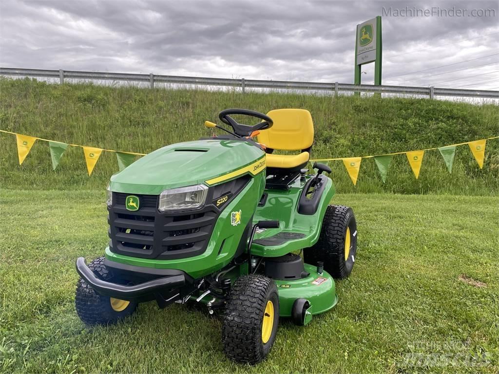 John Deere S220 Samojízdné sekačky