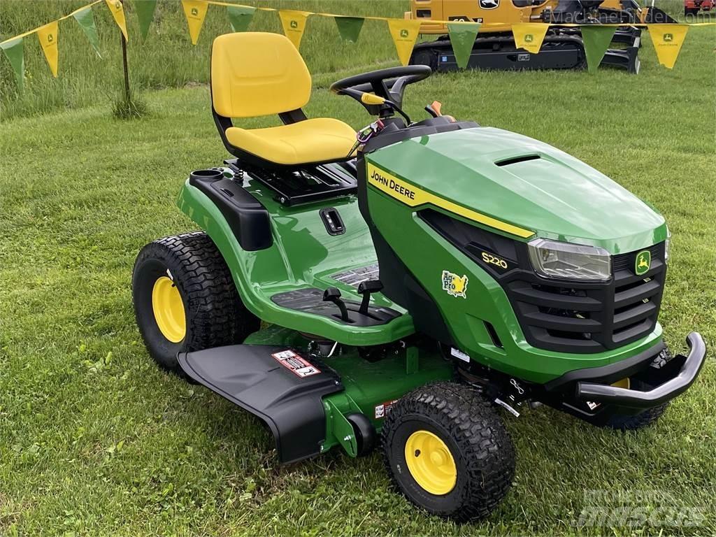 John Deere S220 Samojízdné sekačky