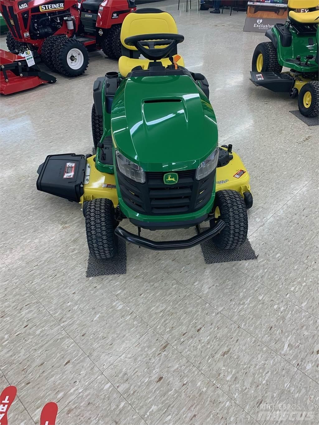 John Deere S240 Kompaktní traktory