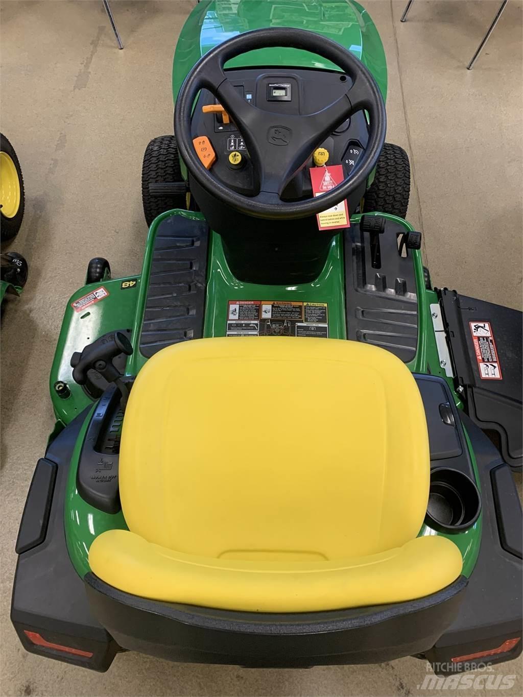 John Deere S240 Kompaktní traktory