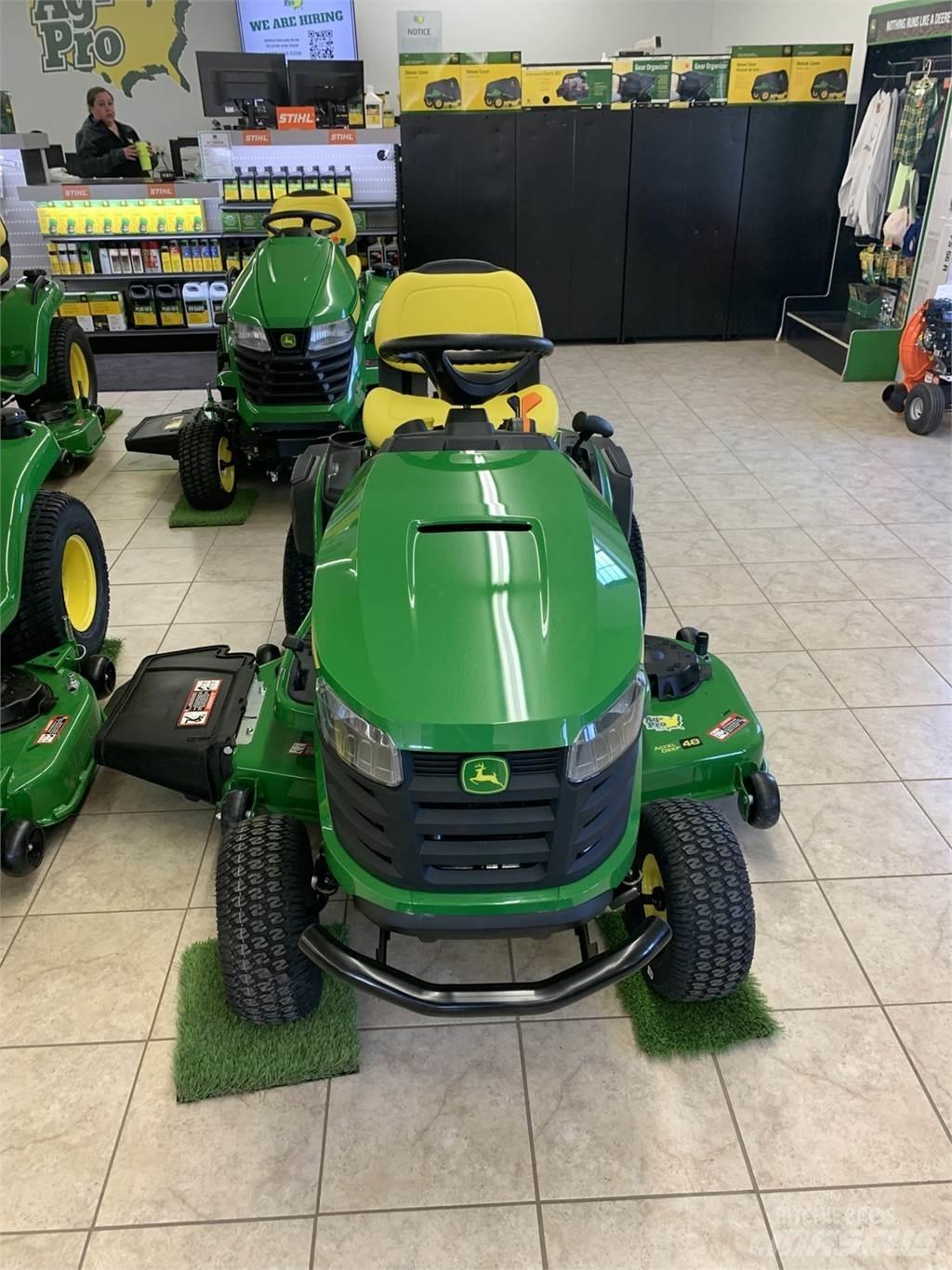 John Deere S240 Kompaktní traktory
