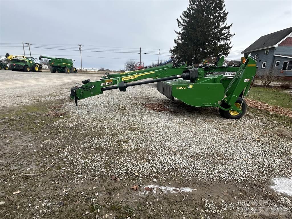 John Deere S300 Kondicionér žacího stroje