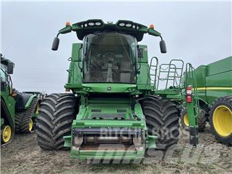 John Deere S680 Sklízecí mlátičky