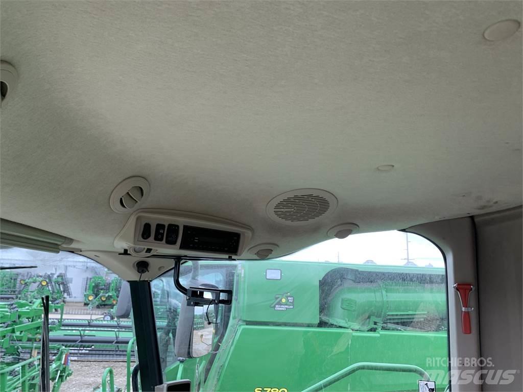 John Deere S680 Sklízecí mlátičky