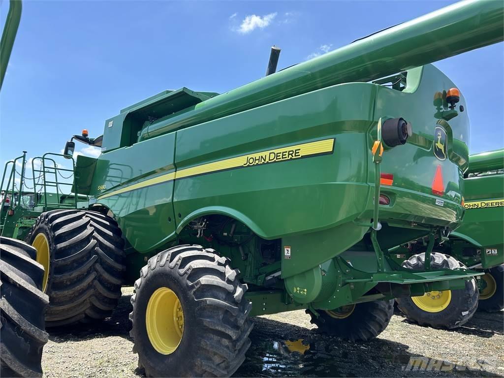 John Deere S680 Sklízecí mlátičky
