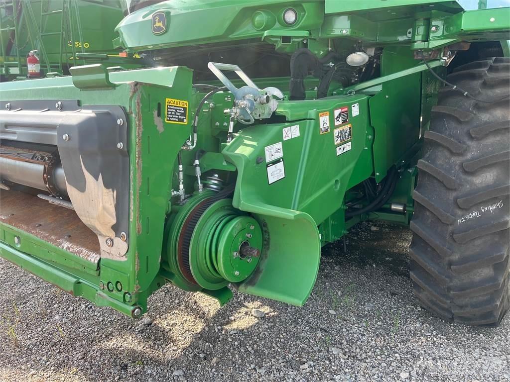 John Deere S770 Sklízecí mlátičky