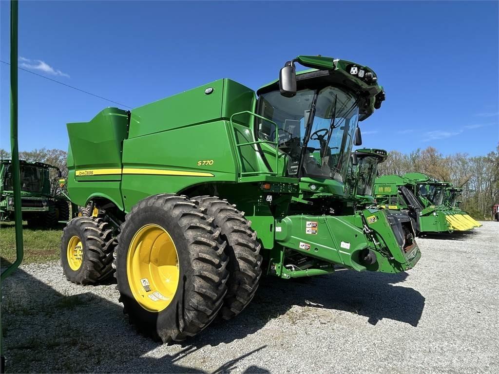 John Deere S770 Sklízecí mlátičky