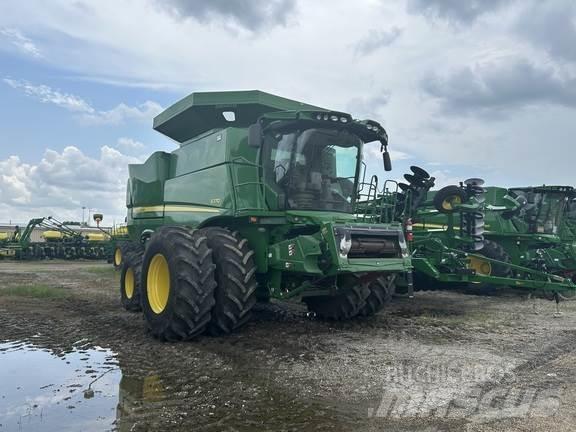 John Deere S770 Sklízecí mlátičky