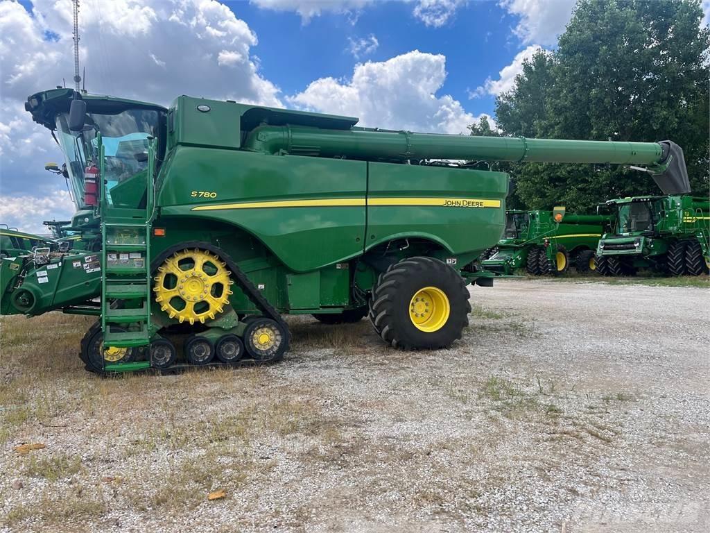 John Deere S780 Sklízecí mlátičky