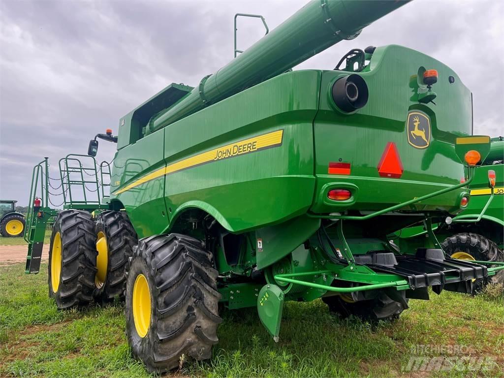 John Deere S780 Sklízecí mlátičky