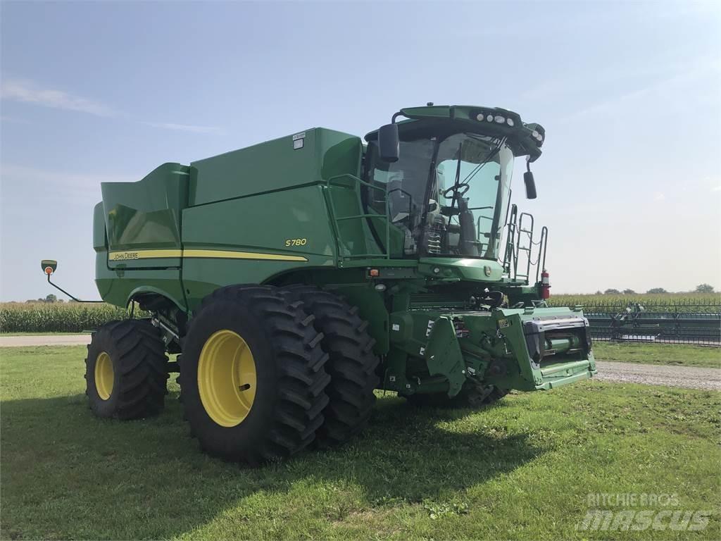 John Deere S780 Sklízecí mlátičky