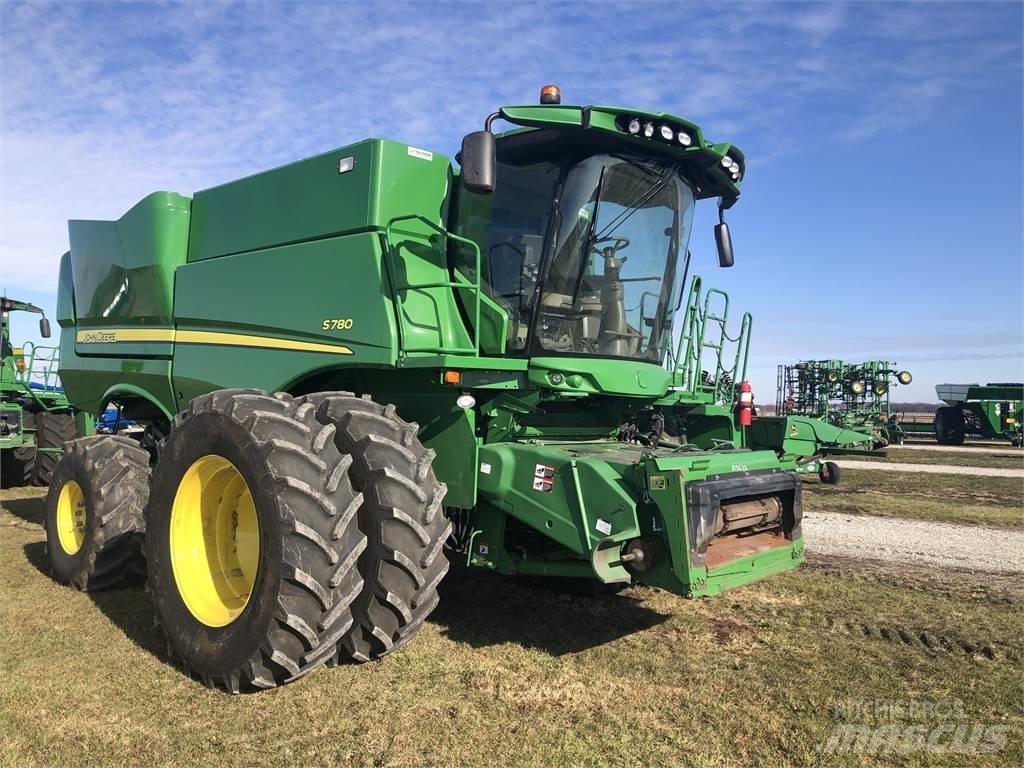 John Deere S780 Sklízecí mlátičky