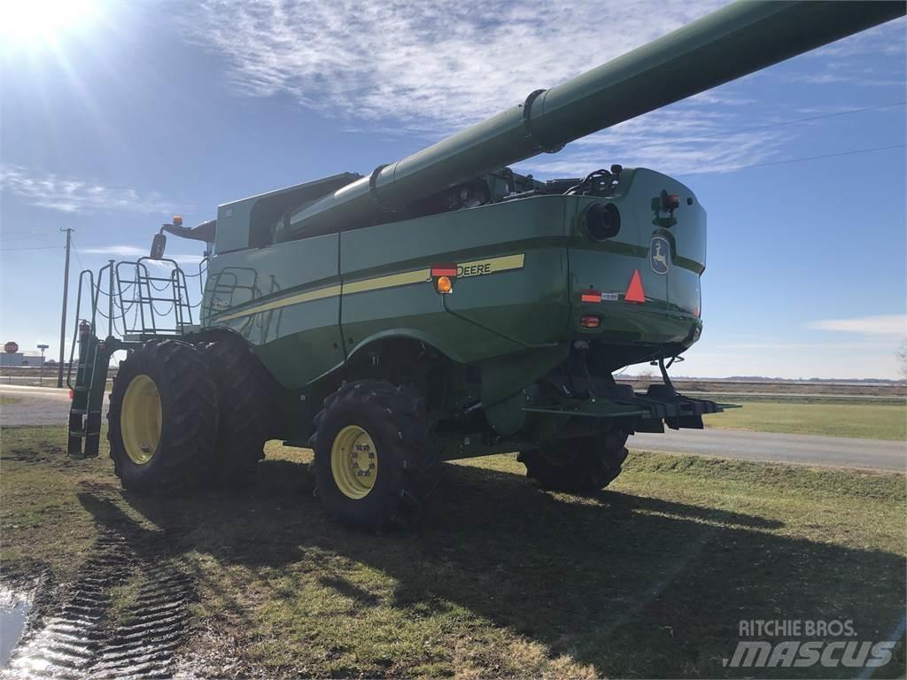 John Deere S780 Sklízecí mlátičky