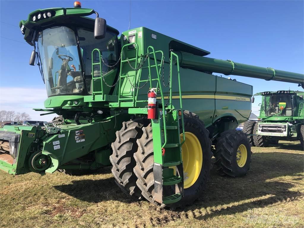 John Deere S780 Sklízecí mlátičky