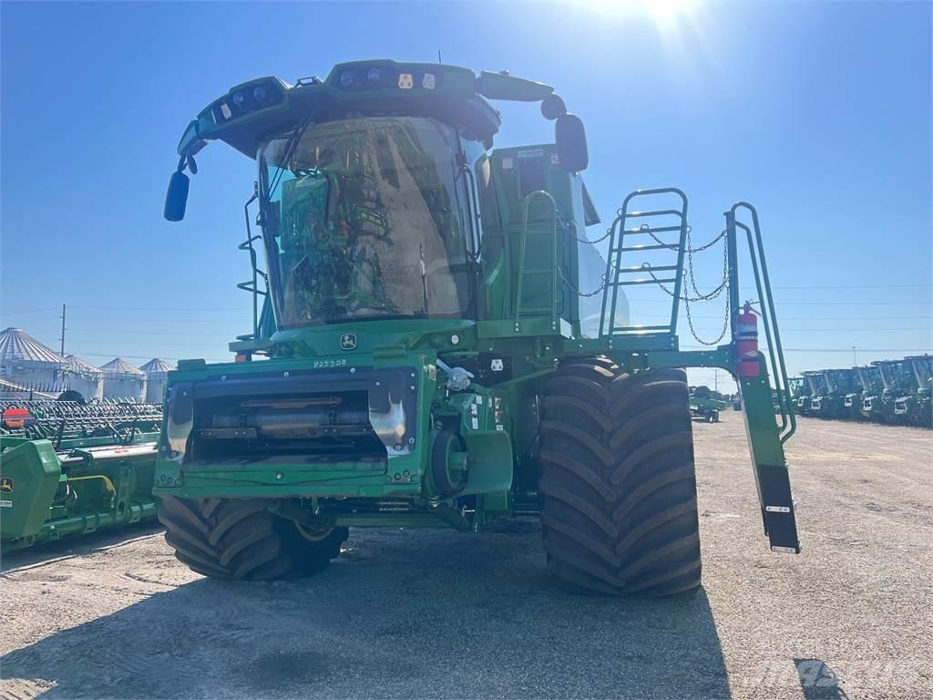 John Deere S790 Sklízecí mlátičky