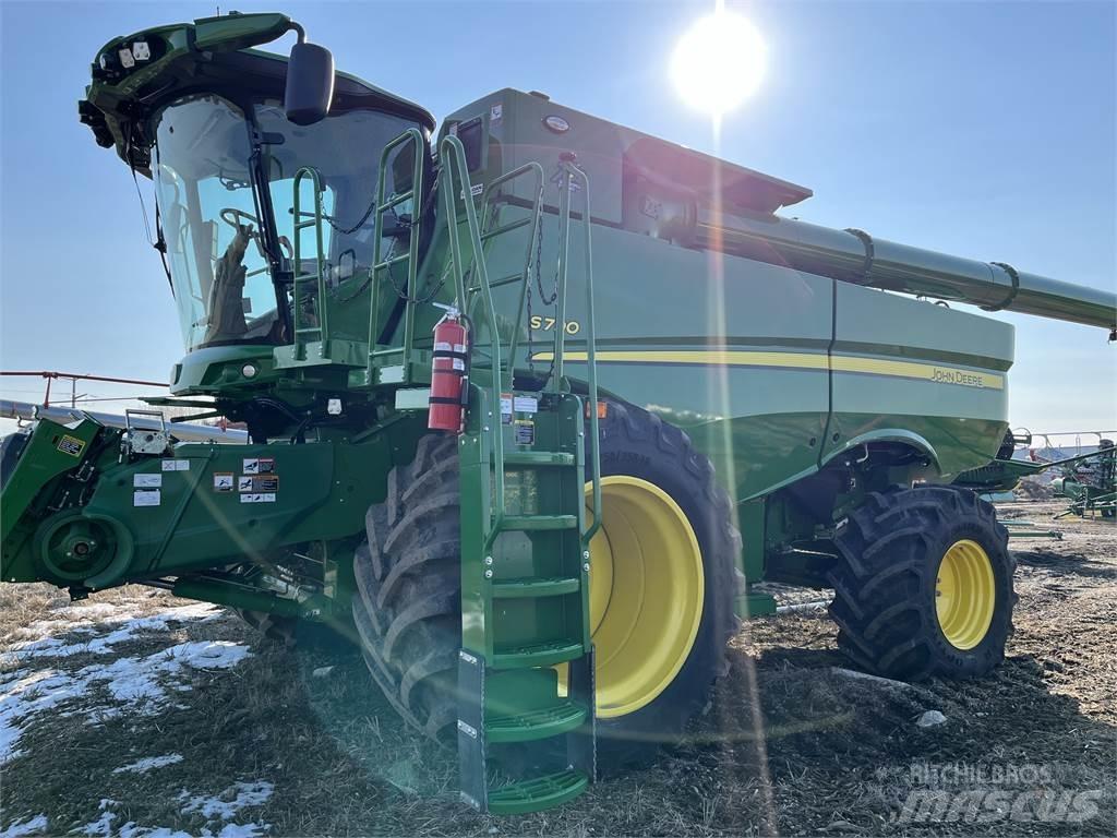 John Deere S790 Sklízecí mlátičky