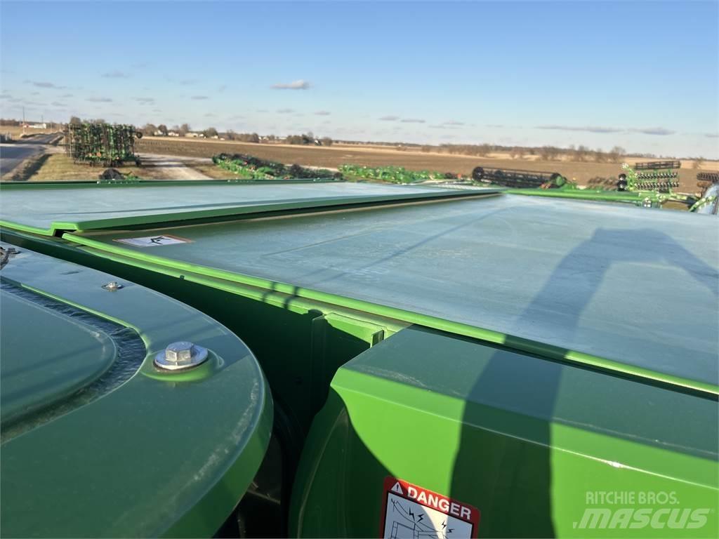 John Deere S790 Sklízecí mlátičky