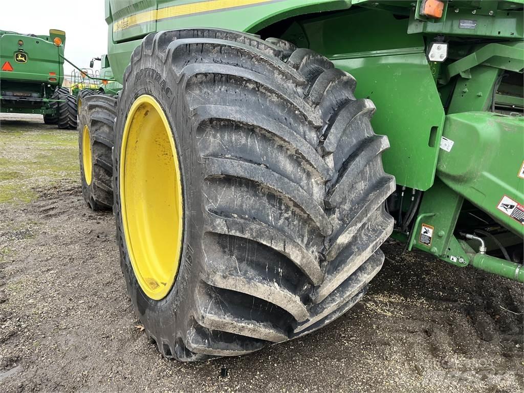 John Deere S790 Sklízecí mlátičky