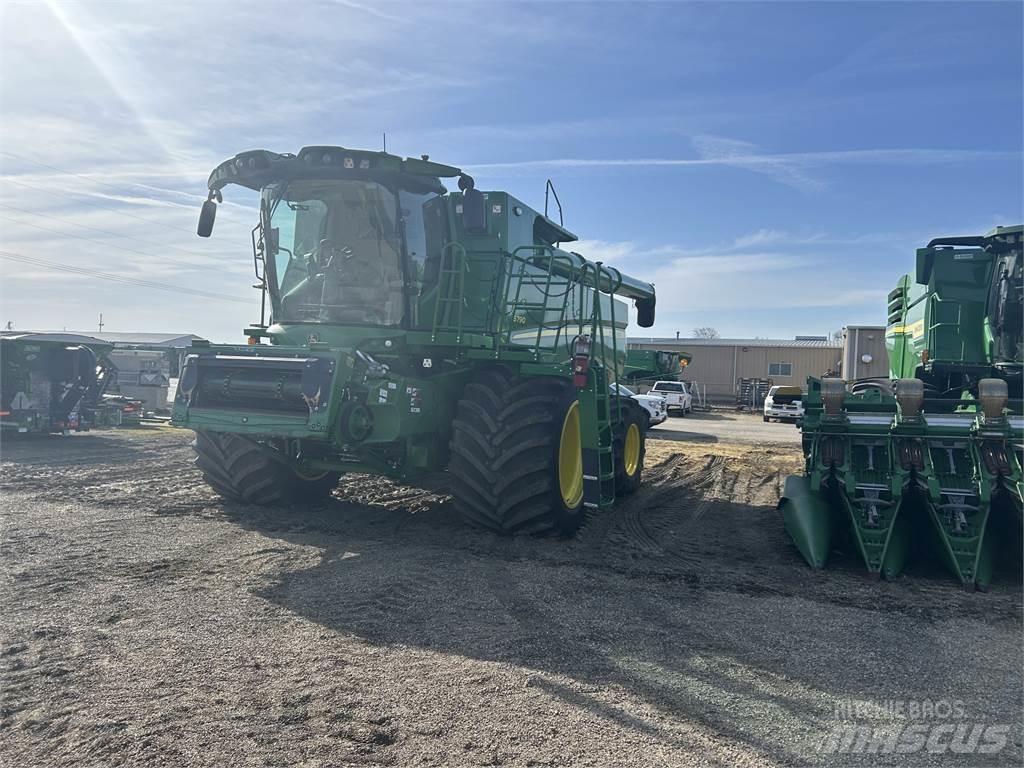 John Deere S790 Sklízecí mlátičky
