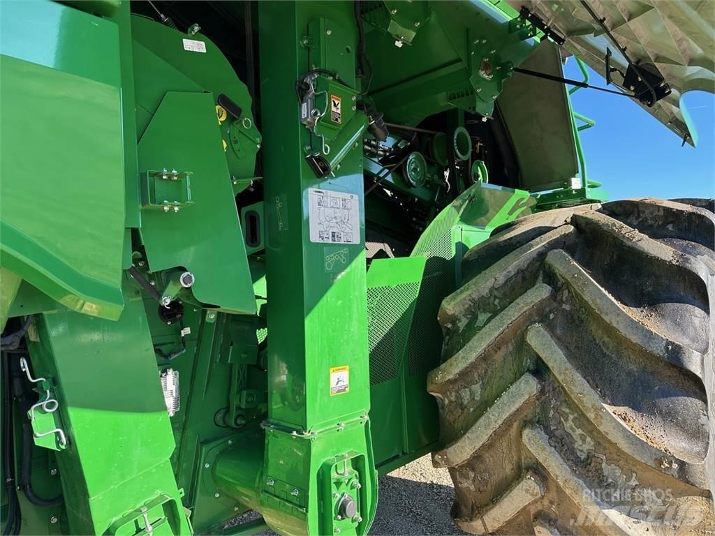 John Deere S790 Sklízecí mlátičky