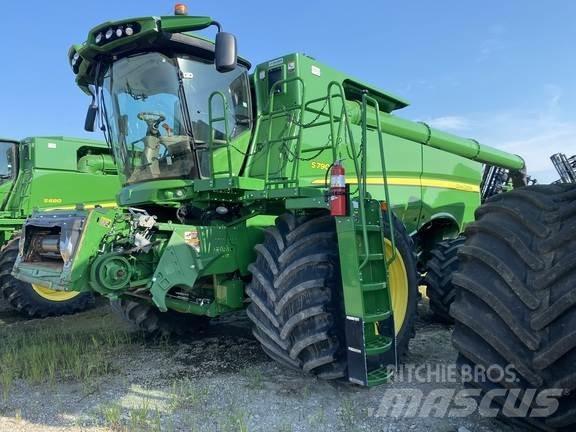 John Deere S790 Sklízecí mlátičky