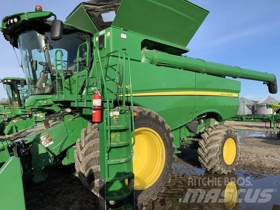 John Deere S790 Sklízecí mlátičky