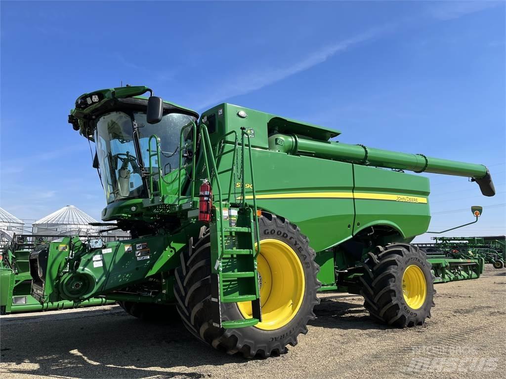 John Deere S790 Sklízecí mlátičky