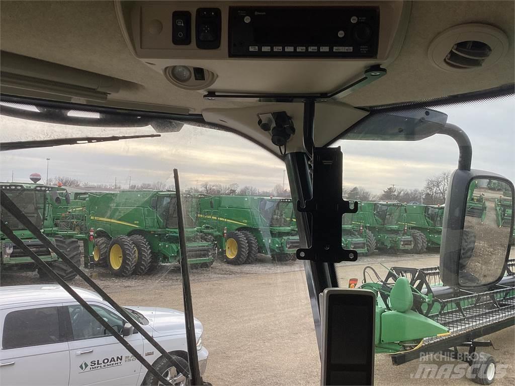 John Deere S790 Sklízecí mlátičky