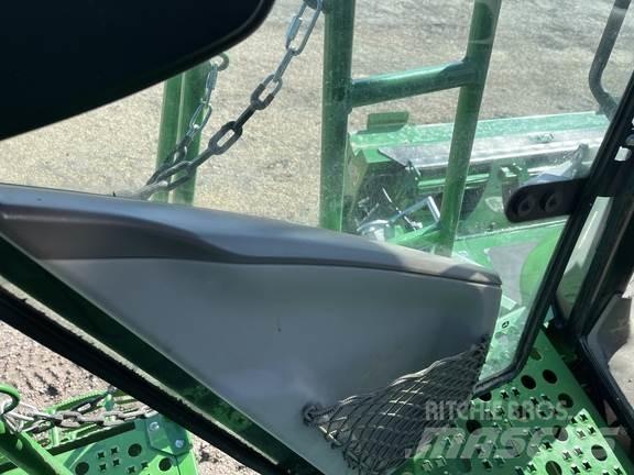 John Deere S790 Sklízecí mlátičky