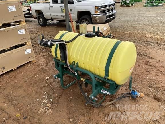 John Deere VN Tažené postřikovače