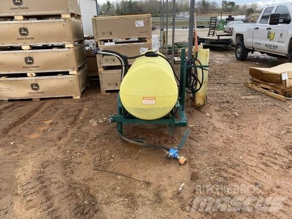 John Deere VN Tažené postřikovače